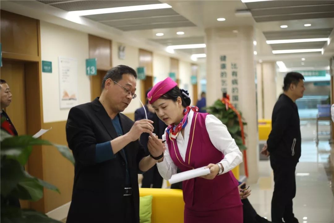 肇庆24小时套医保卡(北京医保卡使用指南)